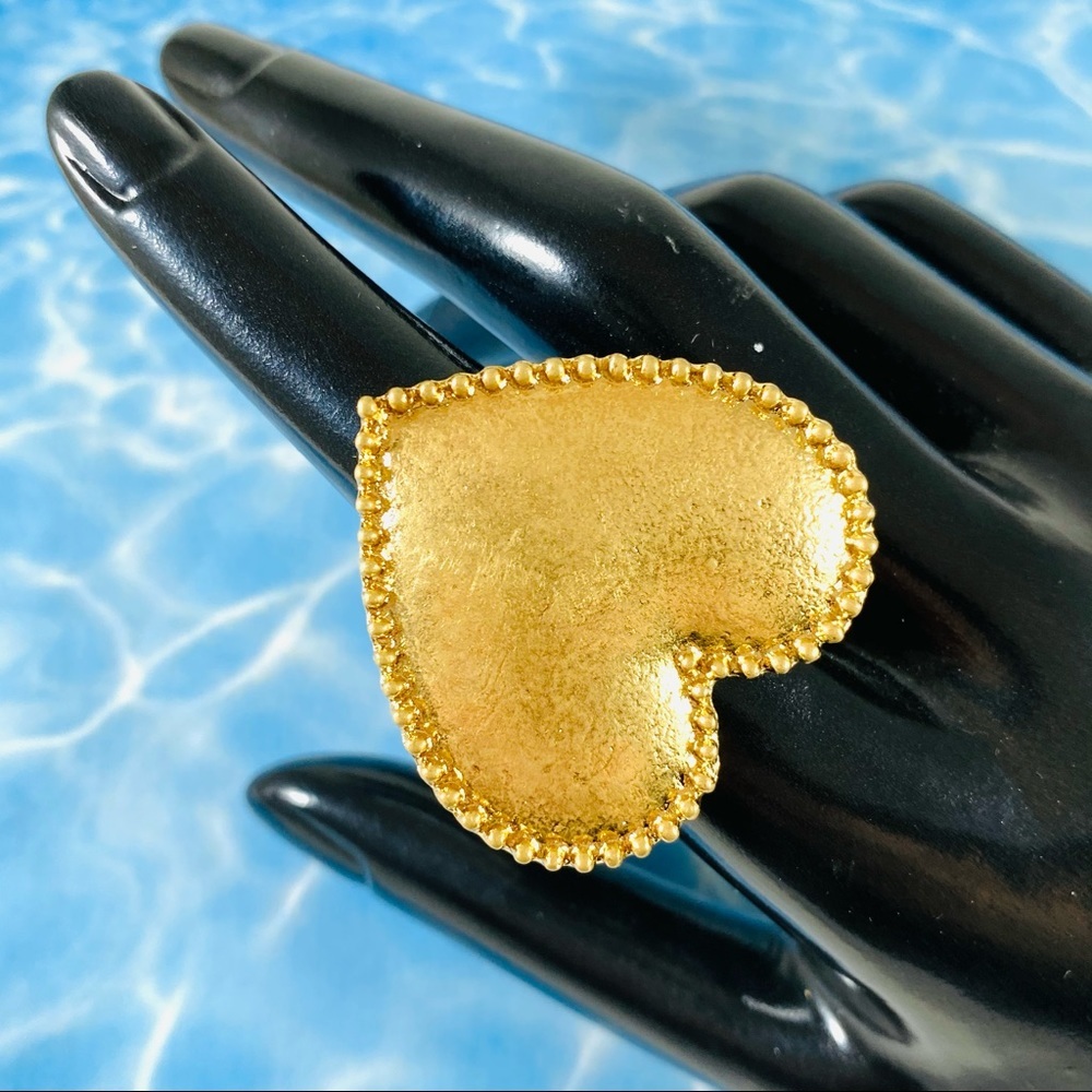 Beautiful bold brushes gold-tone adjustable heart ring
